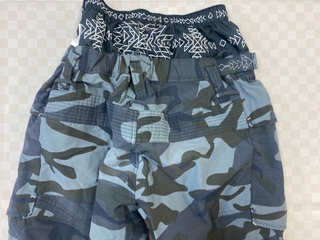 e1242☆DESCENTE スノーウエア上下セット L/M カモフラージュ