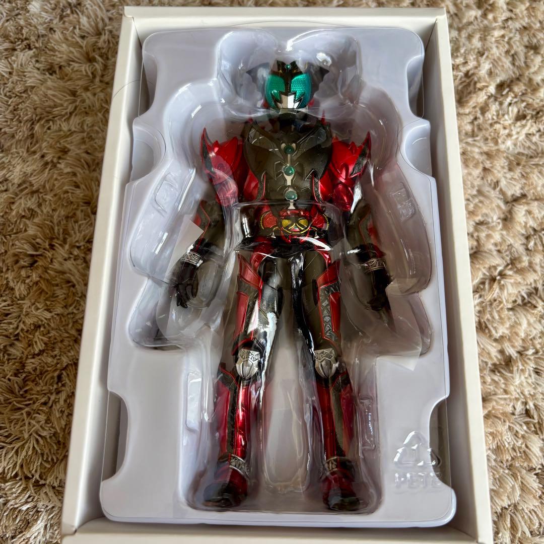 S.H.フィギュアーツ 真骨彫製法 仮面ライダーダークキバ