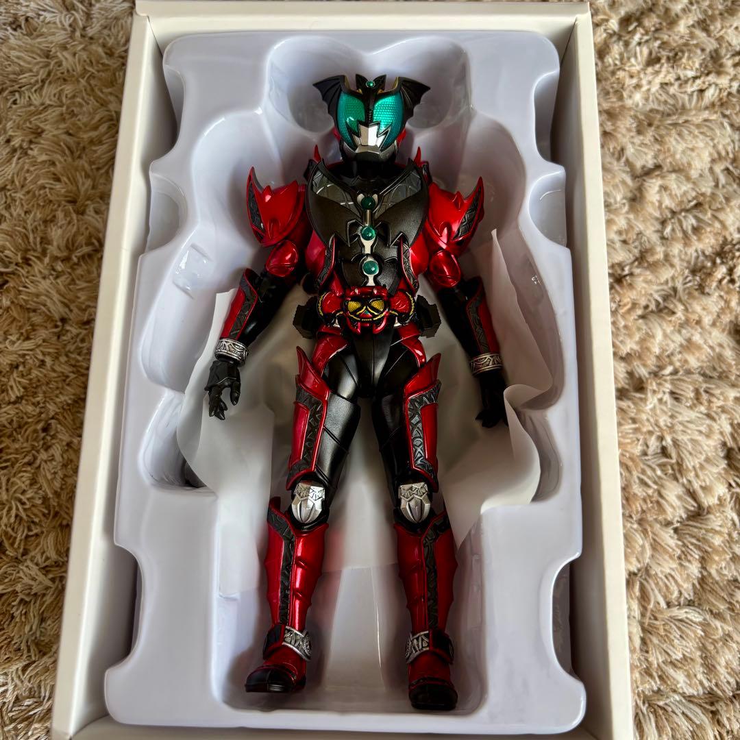 S.H.フィギュアーツ 真骨彫製法 仮面ライダーダークキバ