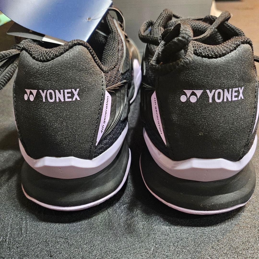 新品未使用　定価19.300円　YONEXシューズ
