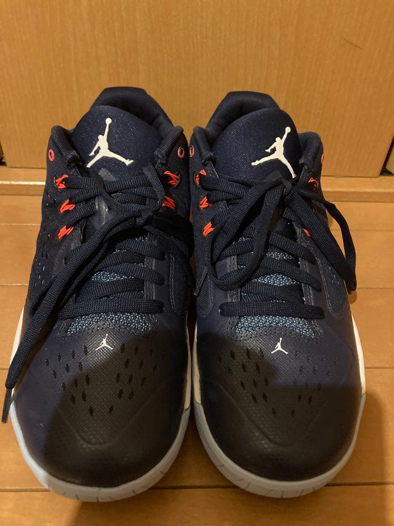 送料無料　NIKE JORDAN RISING HIGH LOW 27.5cm