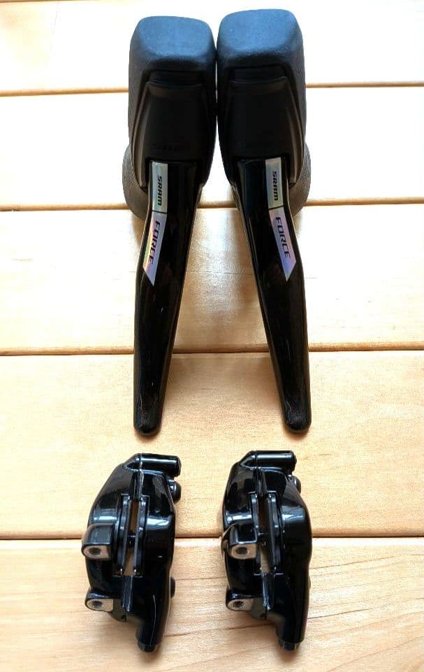 SRAM Force eTap AXS D2電動12sシフトレバーとキャリパー