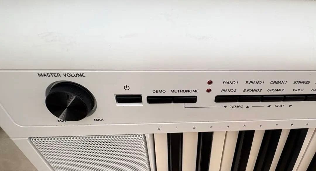 Yamaha 電子ピアノ シルバー