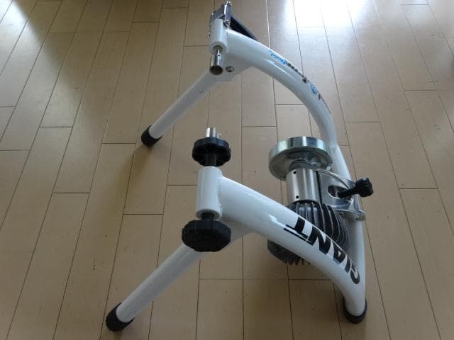 GIANT ジャイアント CYCLOTRON FLUID サイクルトレーナー