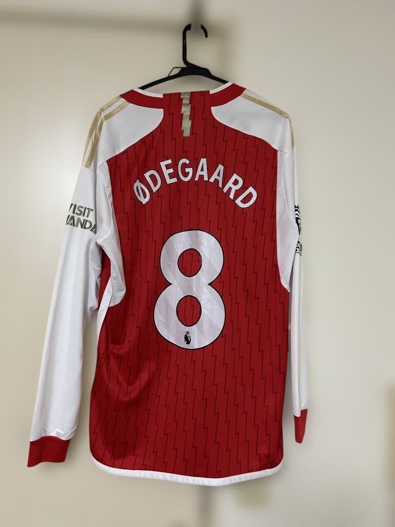 アーセナル ホームユニフォーム　ØDEGAARD 8番