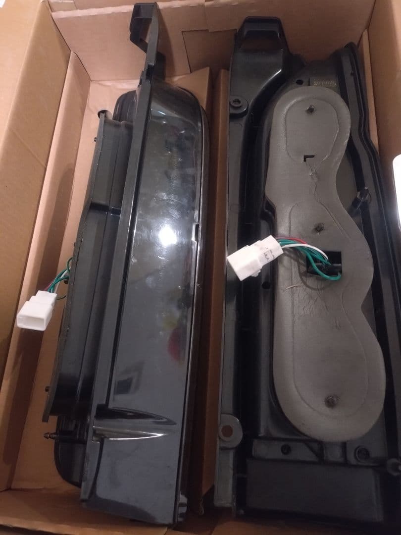Valenti LEDジュエル　クリアテールランプ　200系ハイエース