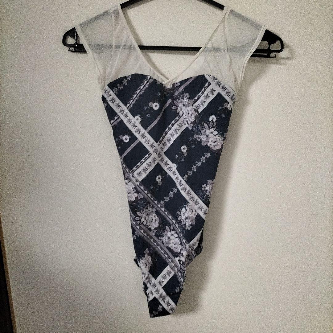 stina 花柄バレエレオタード ネイビー　中古品