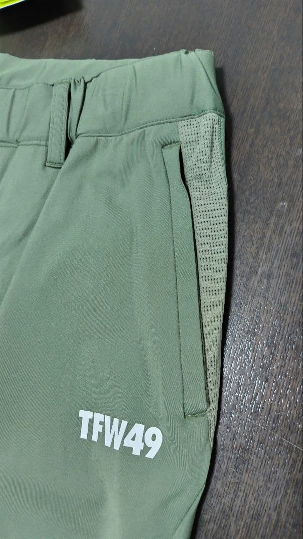 新品未使用　売切れ商品　TFW49 ストレッチパンツ