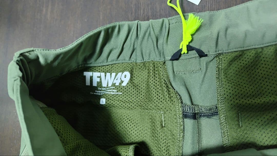 新品未使用　売切れ商品　TFW49 ストレッチパンツ
