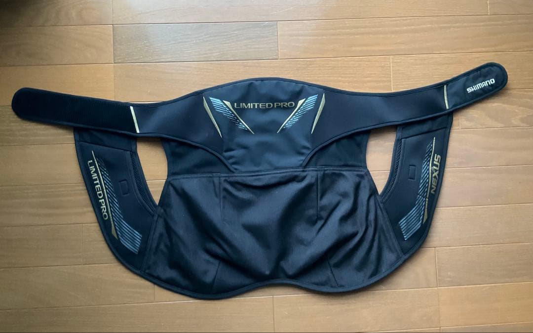ネクサス ヒップガード リミテッドプロ　GU-101R Mサイズ　【中古品】