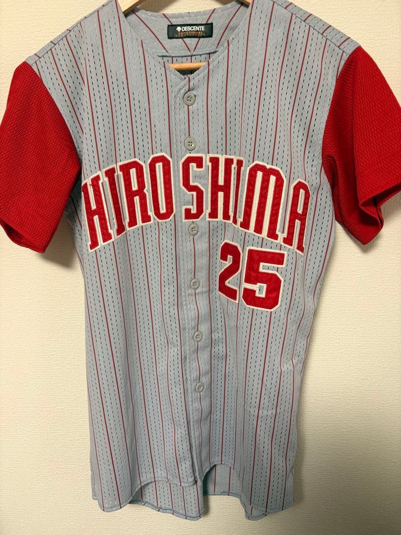 広島東洋カープ 新井貴浩 Ｓサイズ ユニフォーム