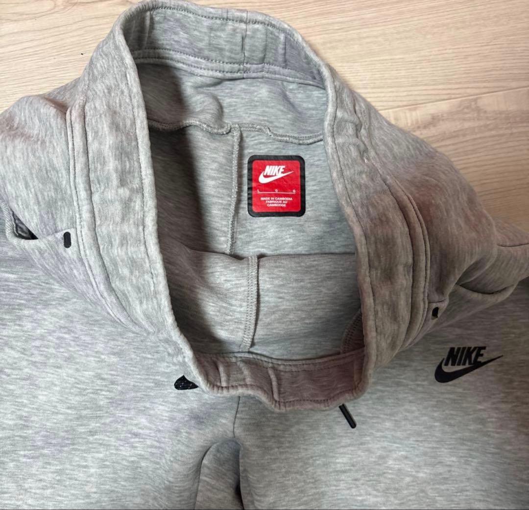 Nikeテックフリース上M下Lセットアップ￼
