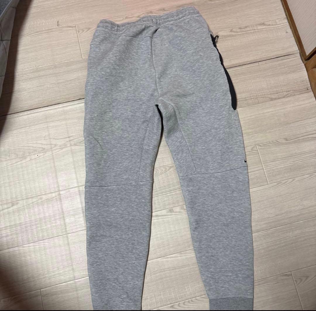 Nikeテックフリース上M下Lセットアップ￼