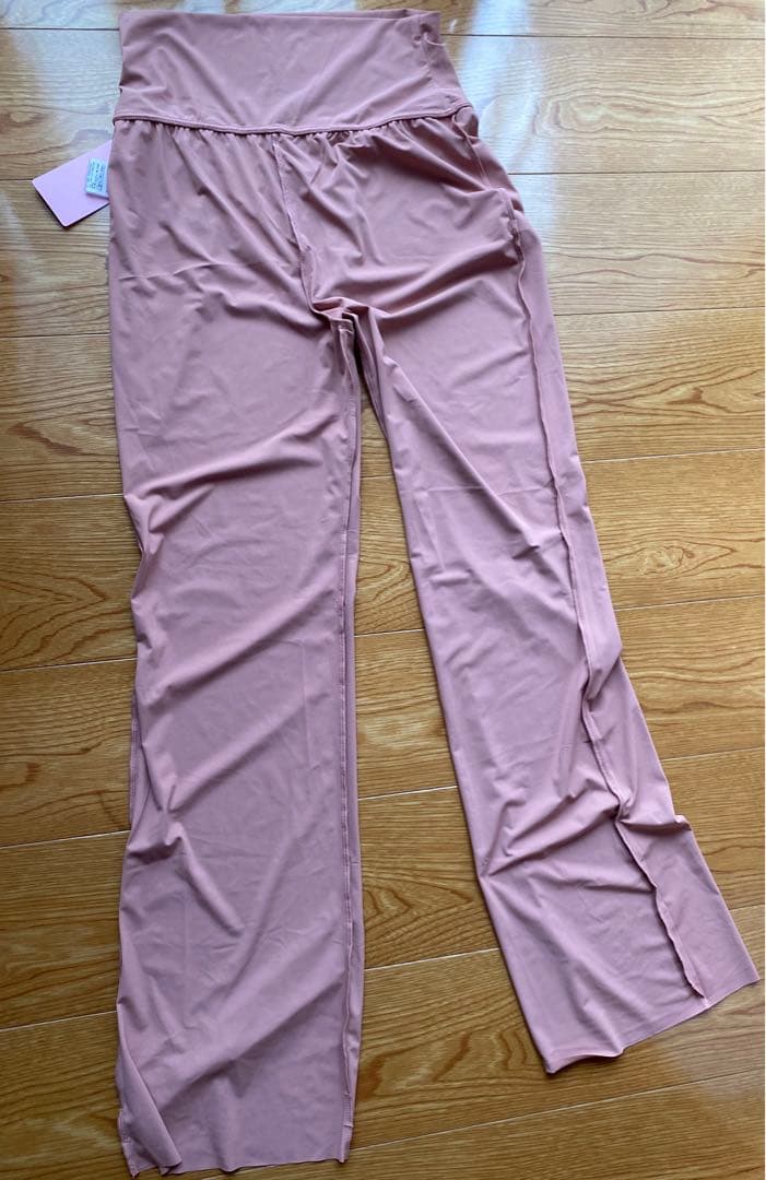 【新品タグ付き】チャコット ヨガパンツ サイズＬ
