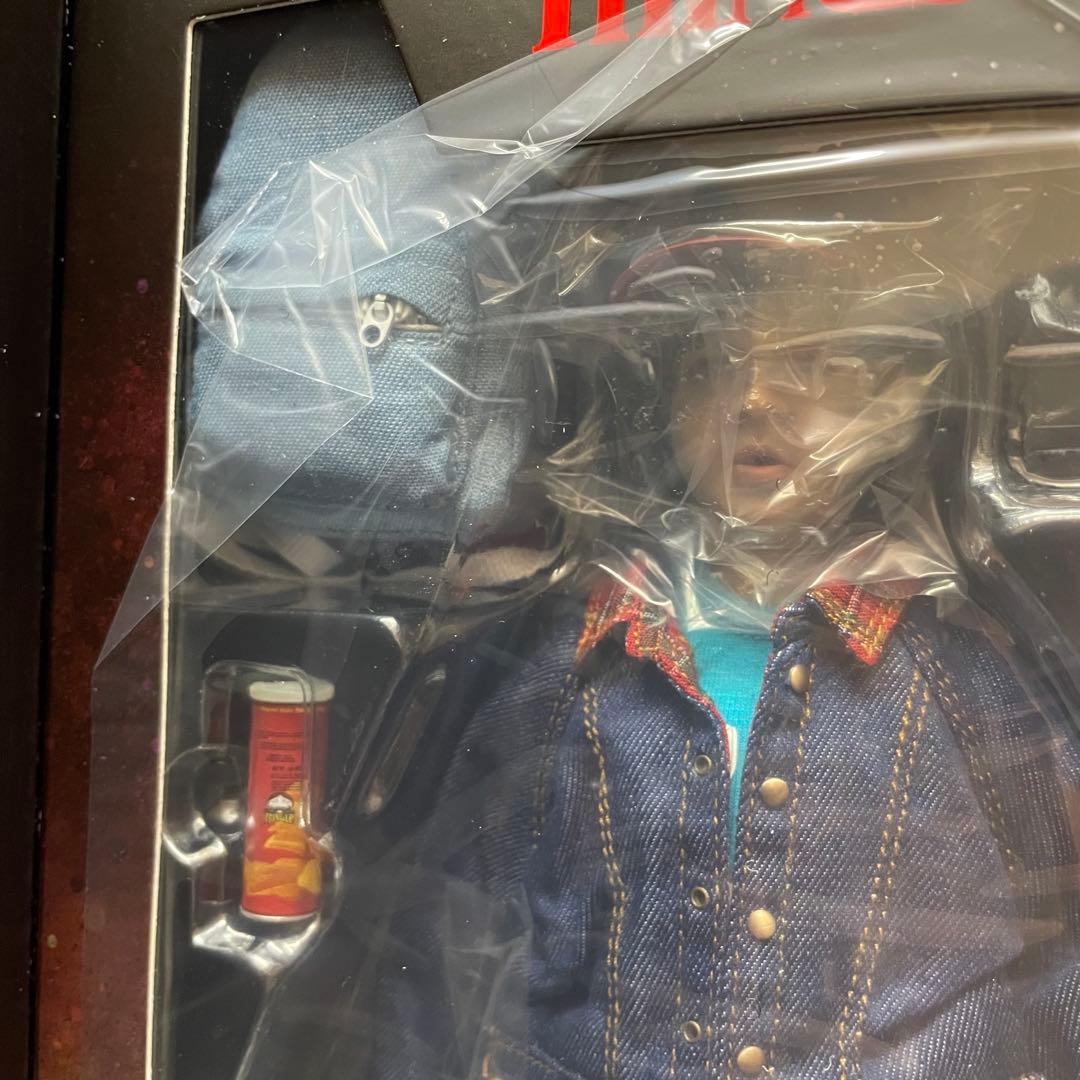 ストレンジャーシングス ダスティン 1/6フィギュア
