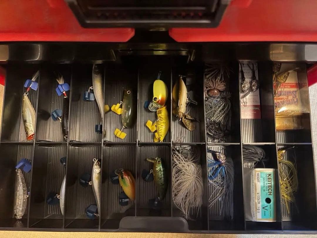 バス釣りルアーセット　タックルボックス込み
