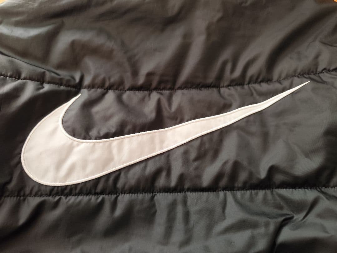 NIKE サーマフィット 黒 ベンチコート L ビッグスウォッシュ 刺繍 防寒