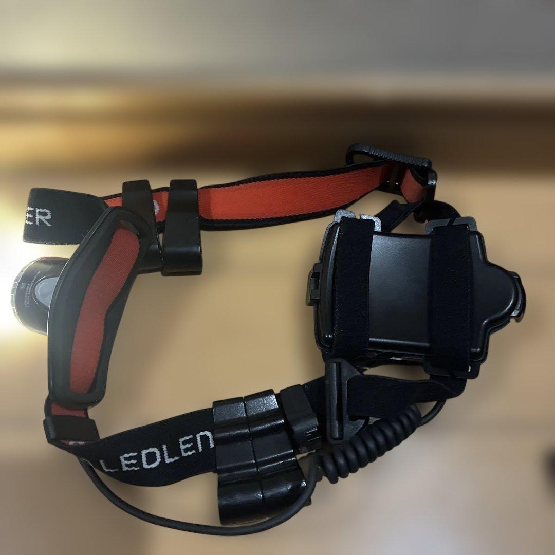 LED LENSER H7R ヘッドランプ 充電式　収納ケース付き