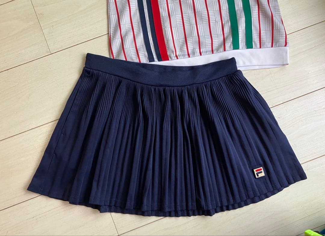 FILAフィラ＊紺のプリーツスコートとグレンチェックのトップス