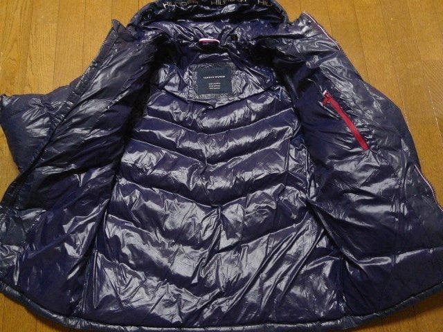 【大きい】XL日本サイズ位新品トミーヒルフィガーUSA限定蓄熱ダウンジャケット