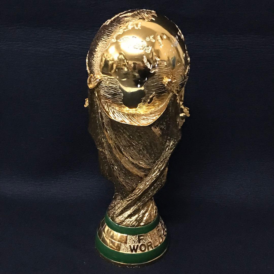 ○ FIFA サッカー　ワールドカップ W杯　トロフィー　レプリカ　置物　/M6
