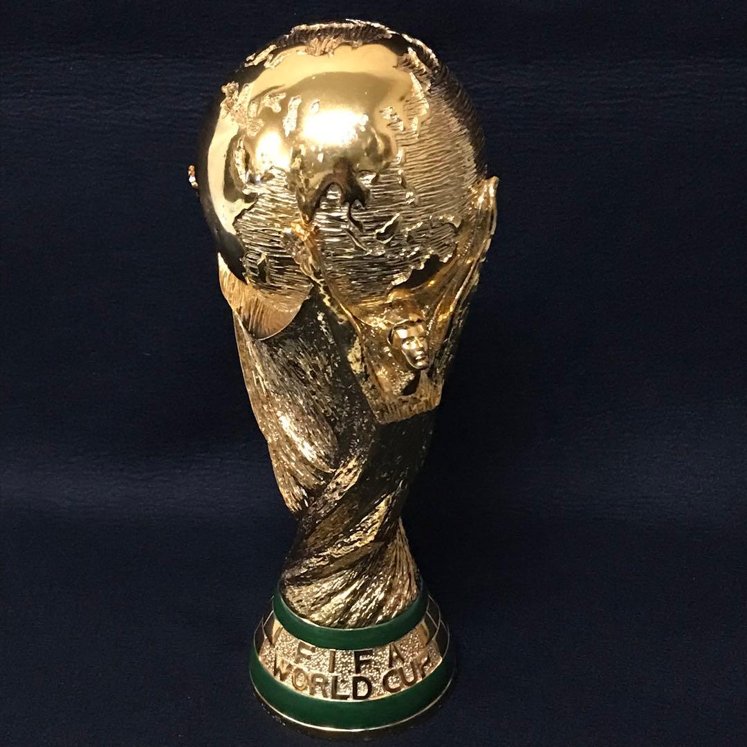 ○ FIFA サッカー　ワールドカップ W杯　トロフィー　レプリカ　置物　/M6