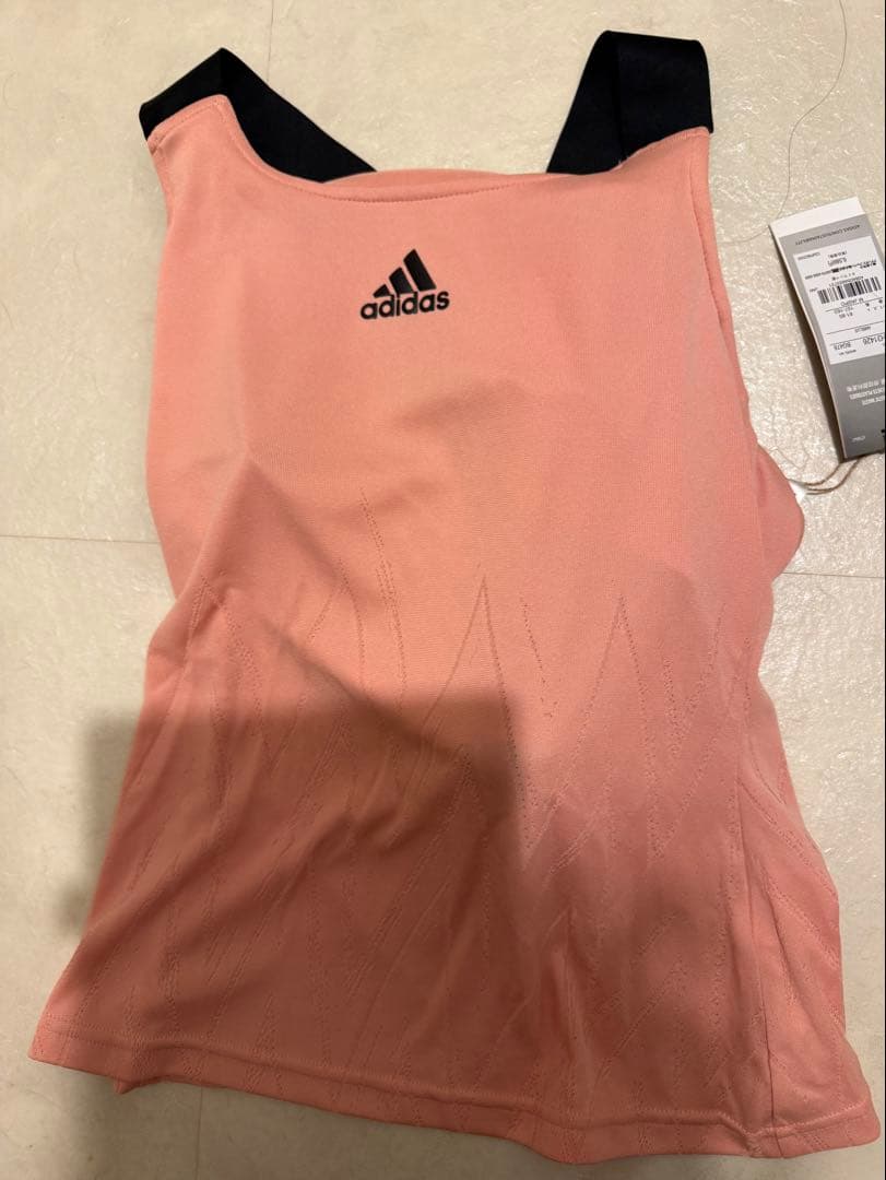 adidas タンクトップ スカート セット