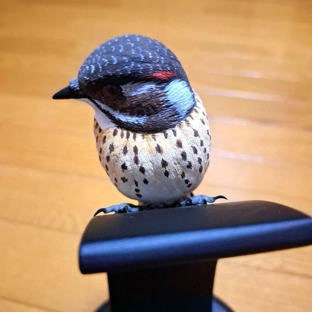 コゲラ　バードカービング　木製のリアルな鳥の置物