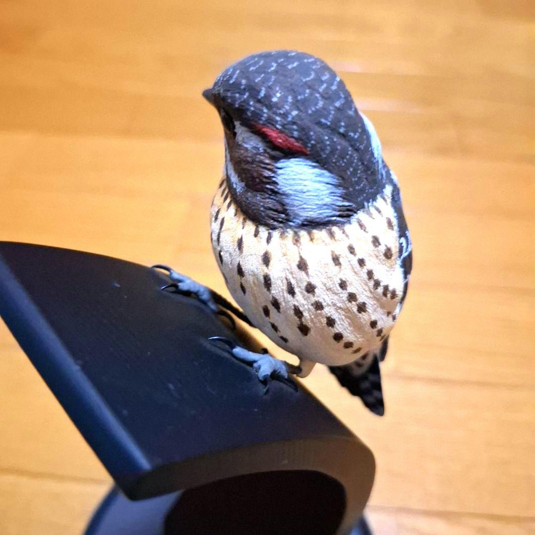 コゲラ　バードカービング　木製のリアルな鳥の置物