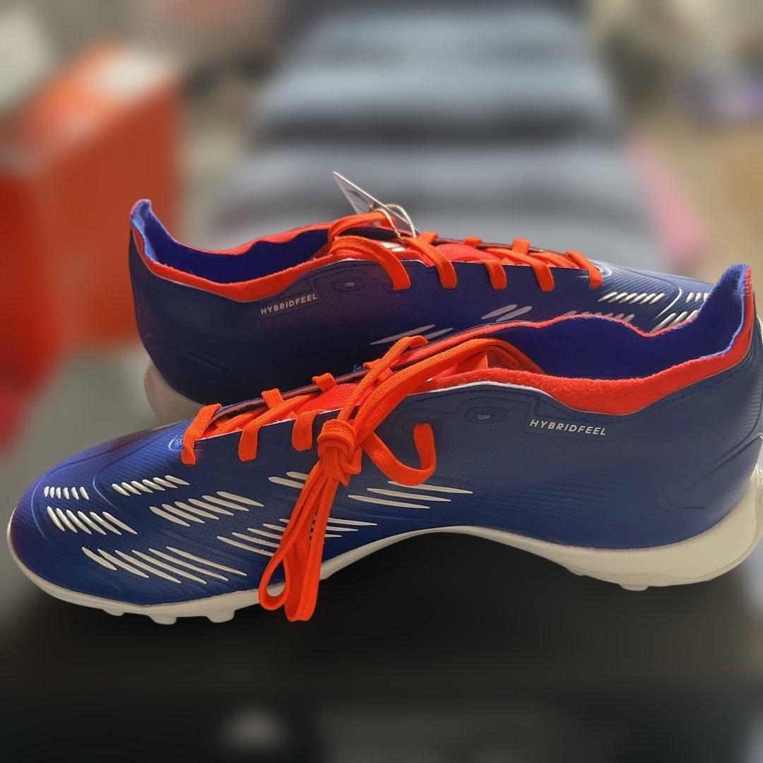 新品タグ付きadidas Predator サッカーシューズ 青/オレンジ