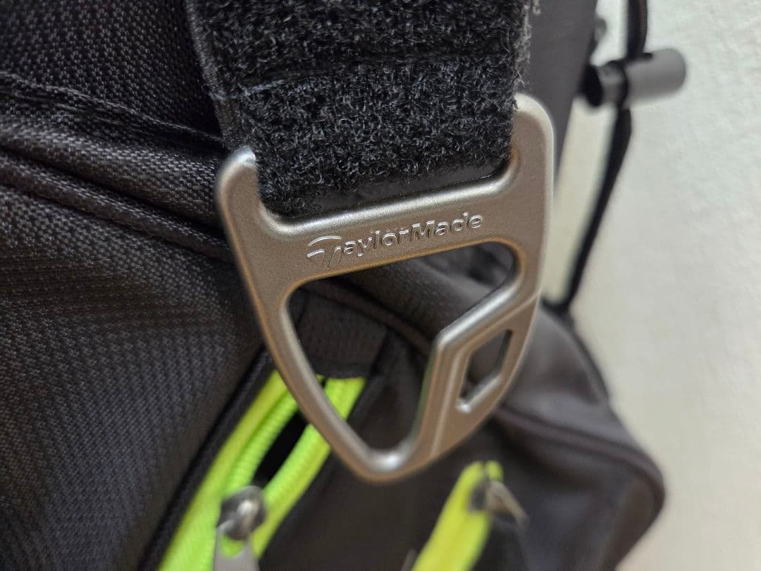 TaylorMade テーラーメイド　キャディバッグ軽量 スタンド式　フードあり
