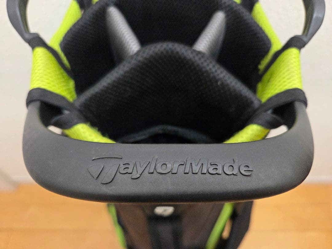 TaylorMade テーラーメイド　キャディバッグ軽量 スタンド式　フードあり