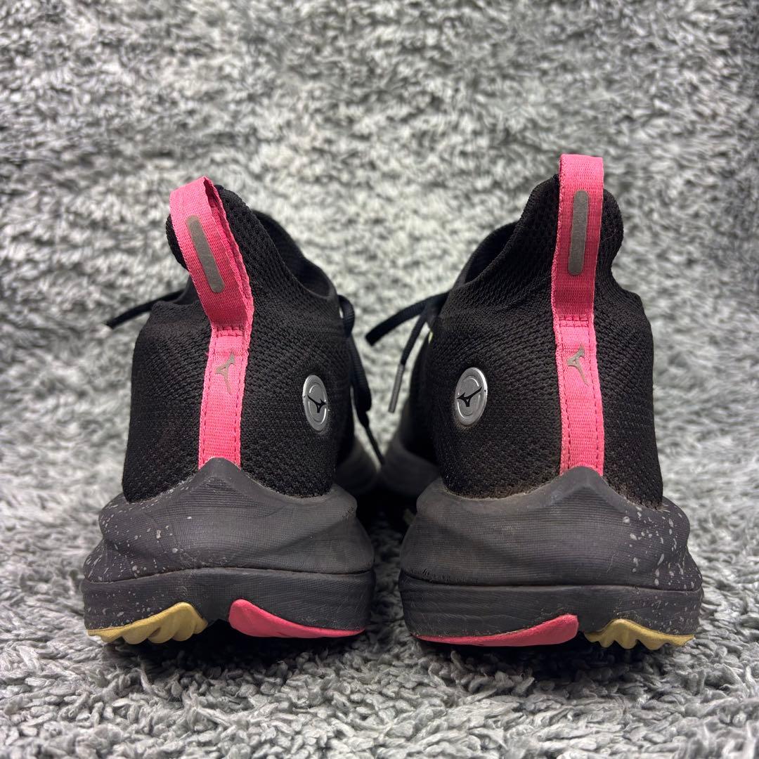 MIZUNO ネオビスタ 25.5 ランニングシューズ ブラック ピンク
