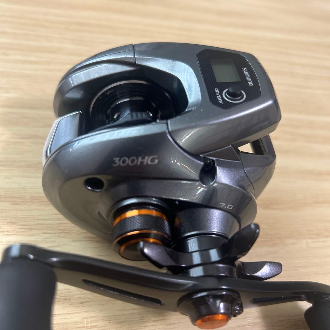 SHIMANO シマノ 17バルケッタ300HG ベイトリール　03696
