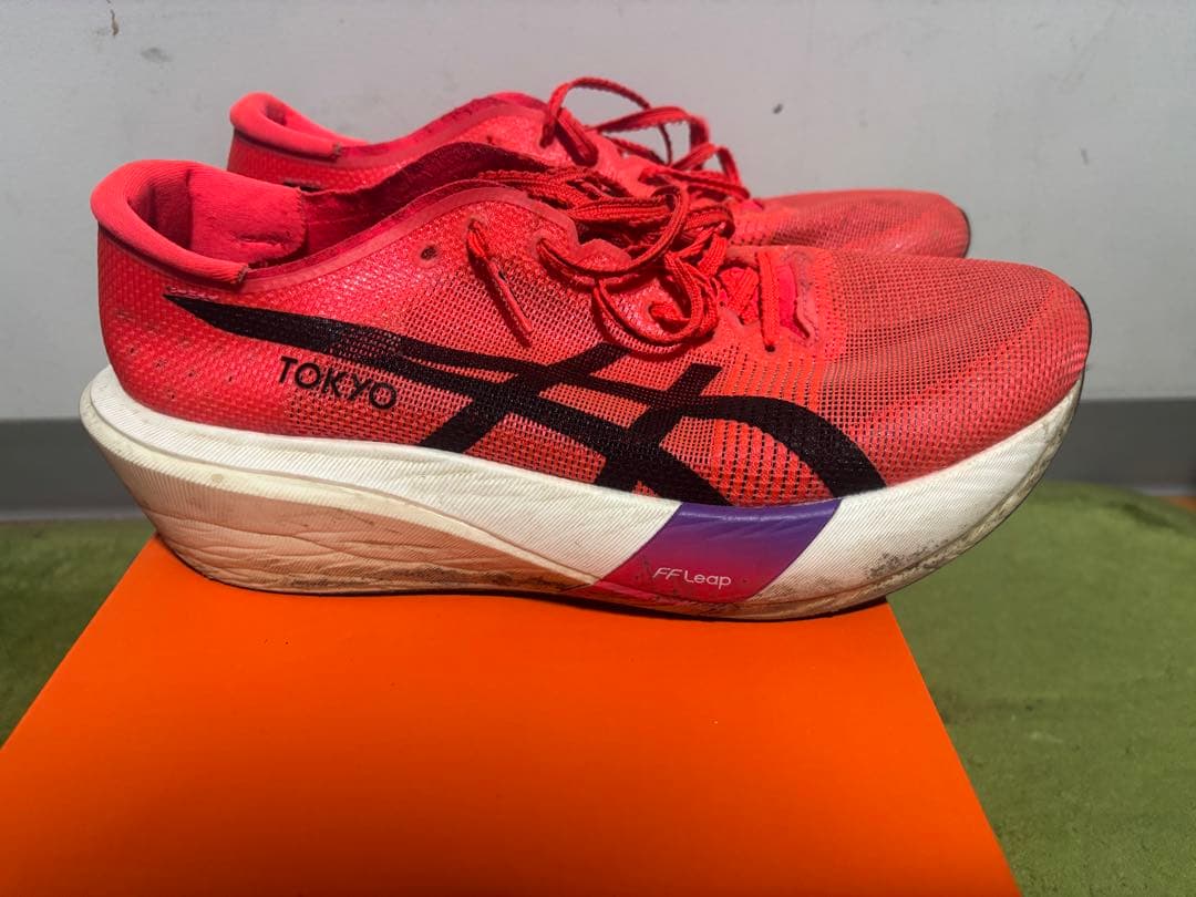 ASICS メタスピードTOKYO 赤　26.5センチ　走行距離100キロ未満
