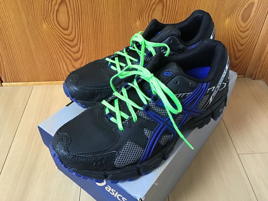 asics ランニングシューズ　ゲルスノーライド　　２６センチ
