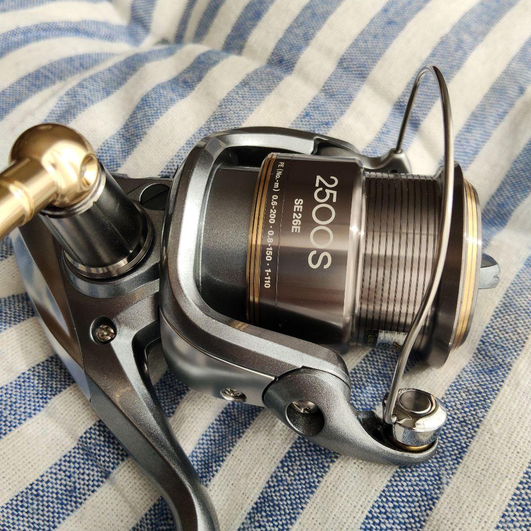 【極美品】スピニングリール 人気シリーズ　ナビ NAVi 2500S SE26E