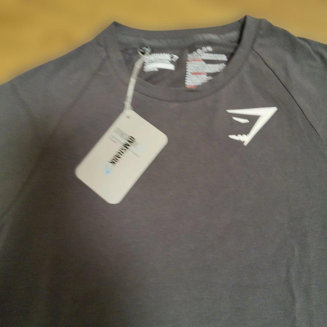 .グレー Tシャツ ショートスリーブ .新品