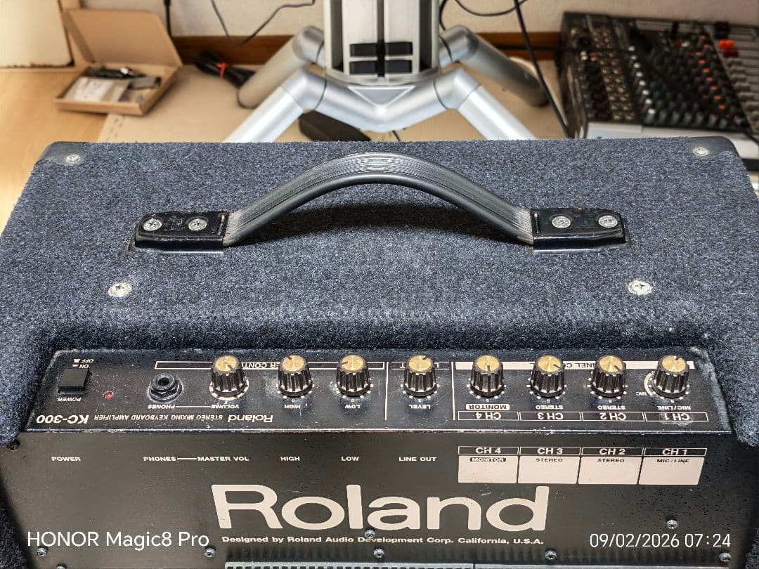 Roland KC-300JT キーボードアンプ