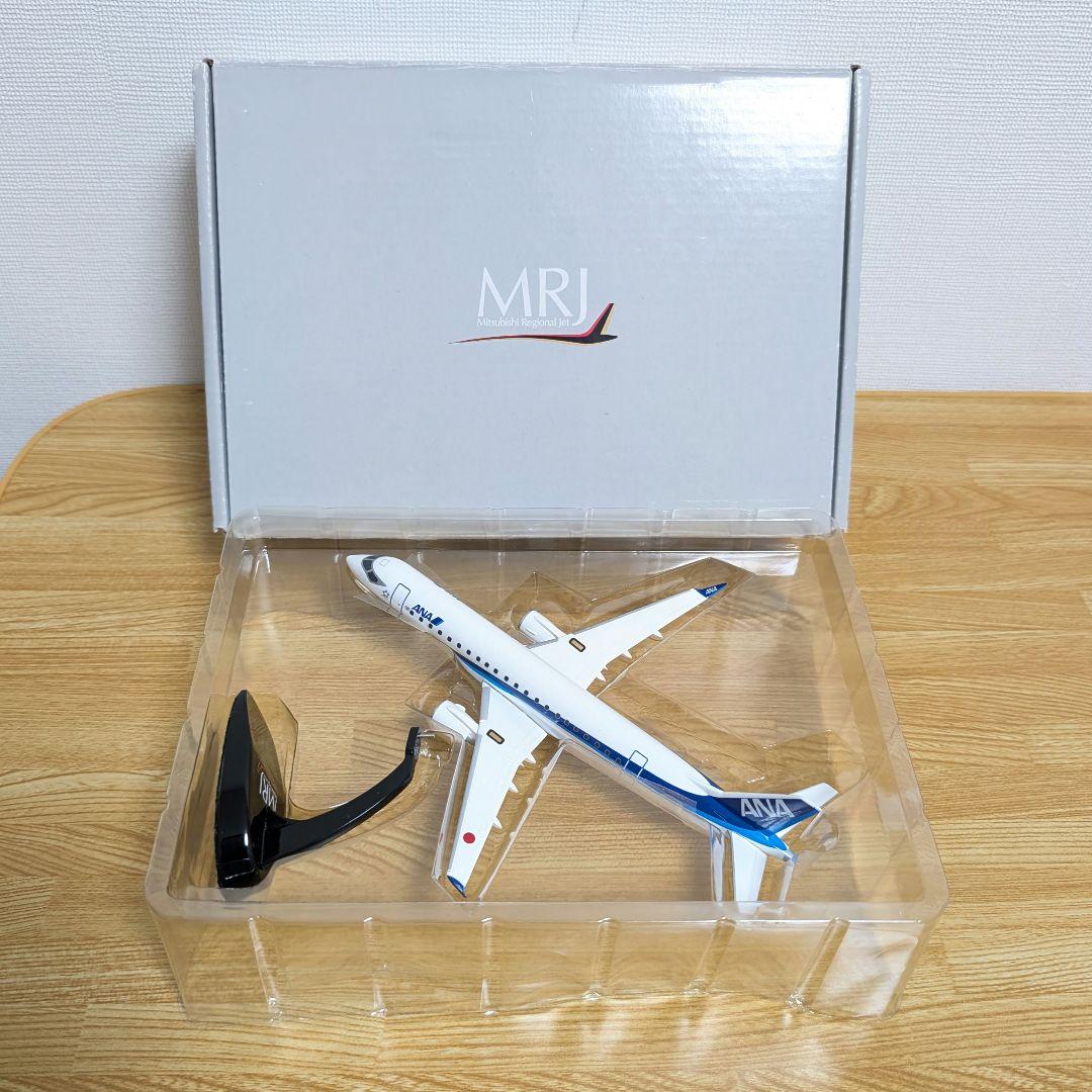 ANA MRJ モデル航空機 スタンド付き　【スケール不明】