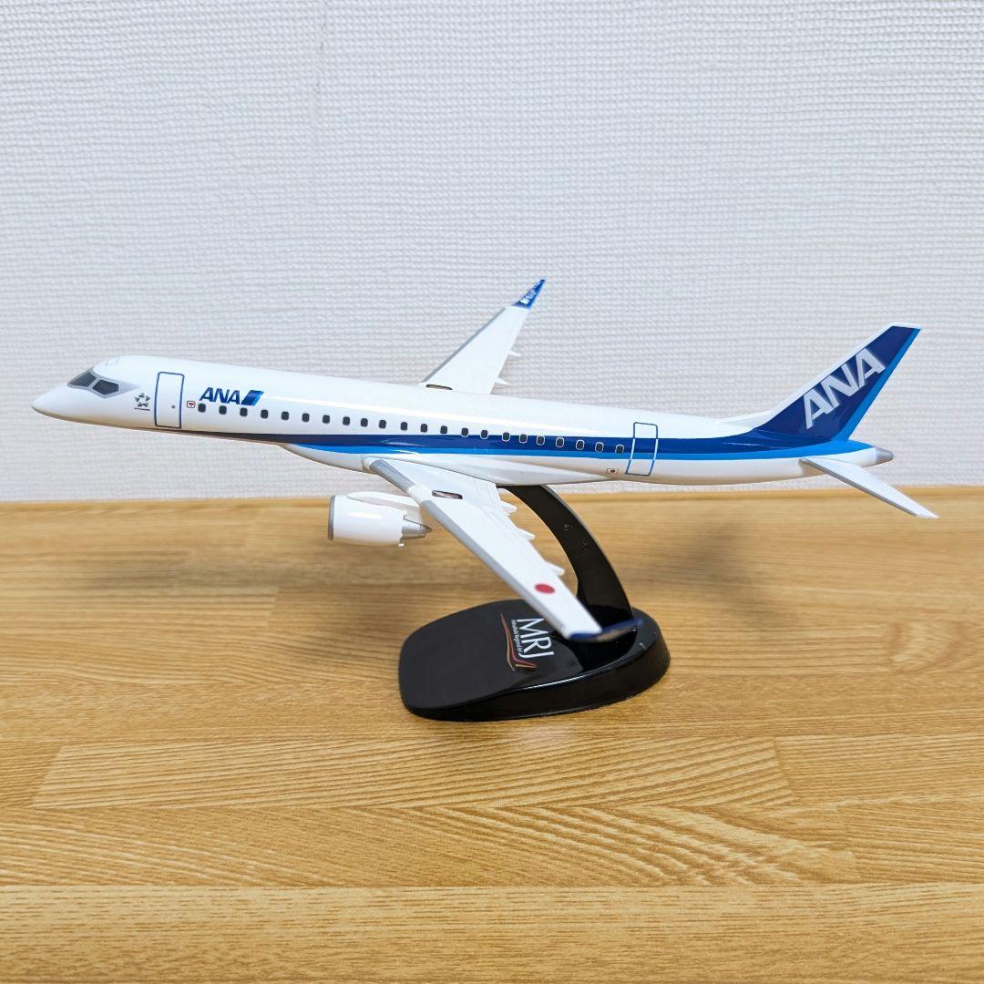 ANA MRJ モデル航空機 スタンド付き　【スケール不明】