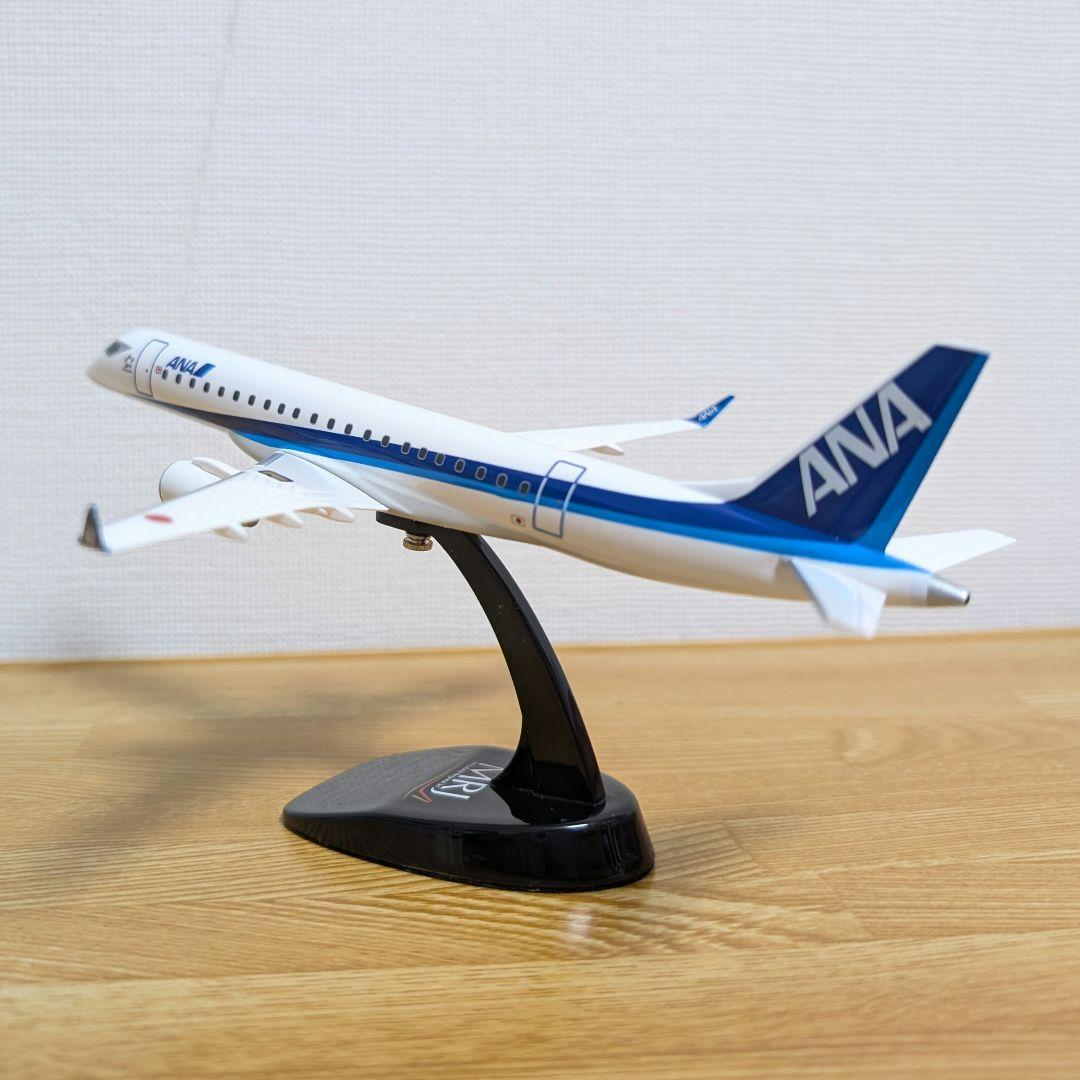 ANA MRJ モデル航空機 スタンド付き　【スケール不明】