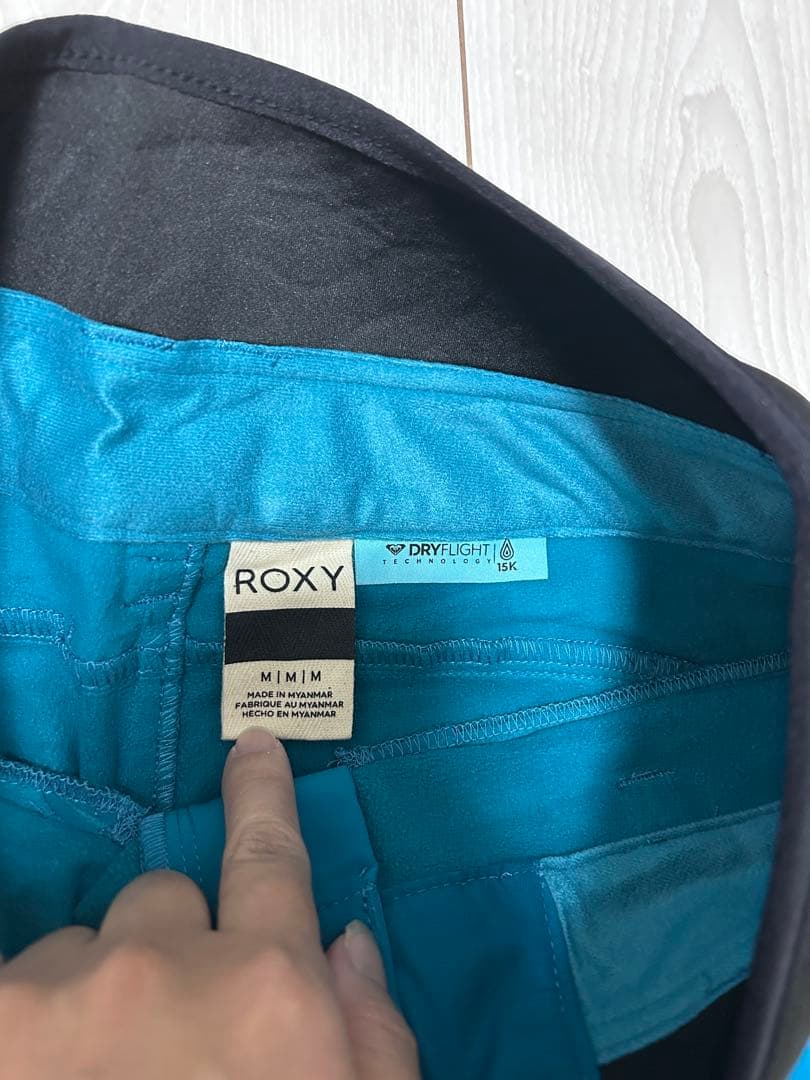 新品未使用　ROXY スノボウェア　スキー　パンツ　レディース　マリンブルー　M