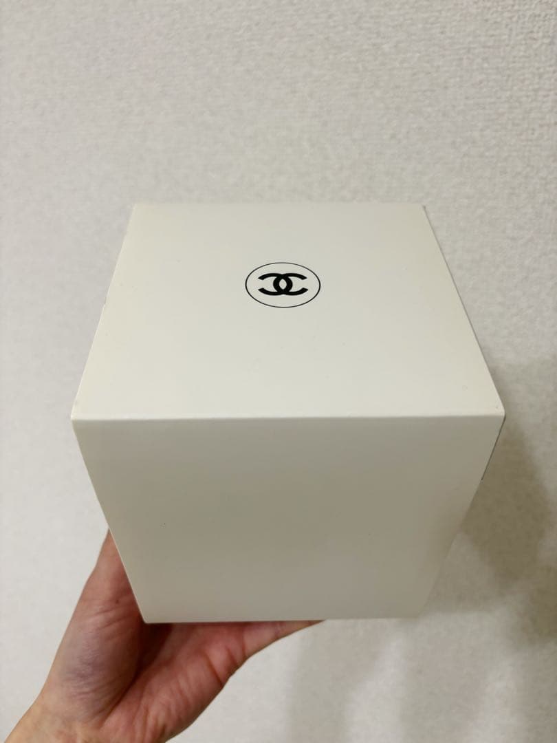 CHANEL スノードーム