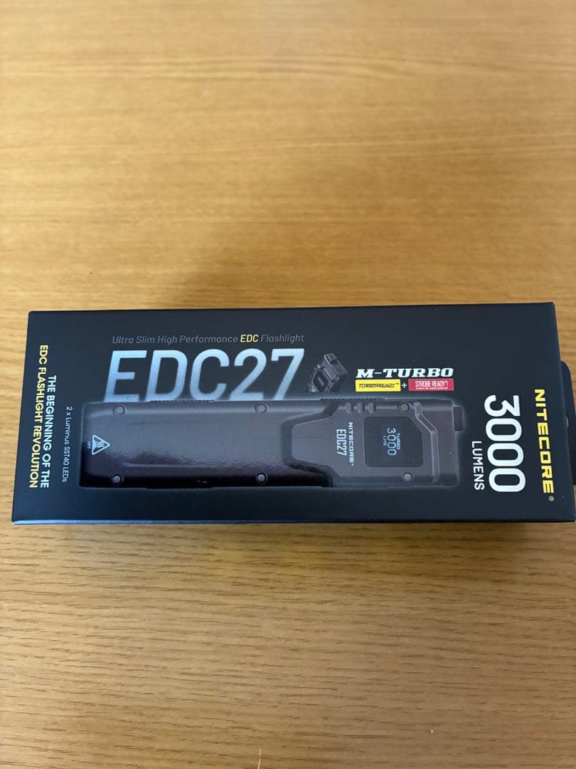 NITECORE EDC27 3000ルーメン タクティカル フラッシュライト