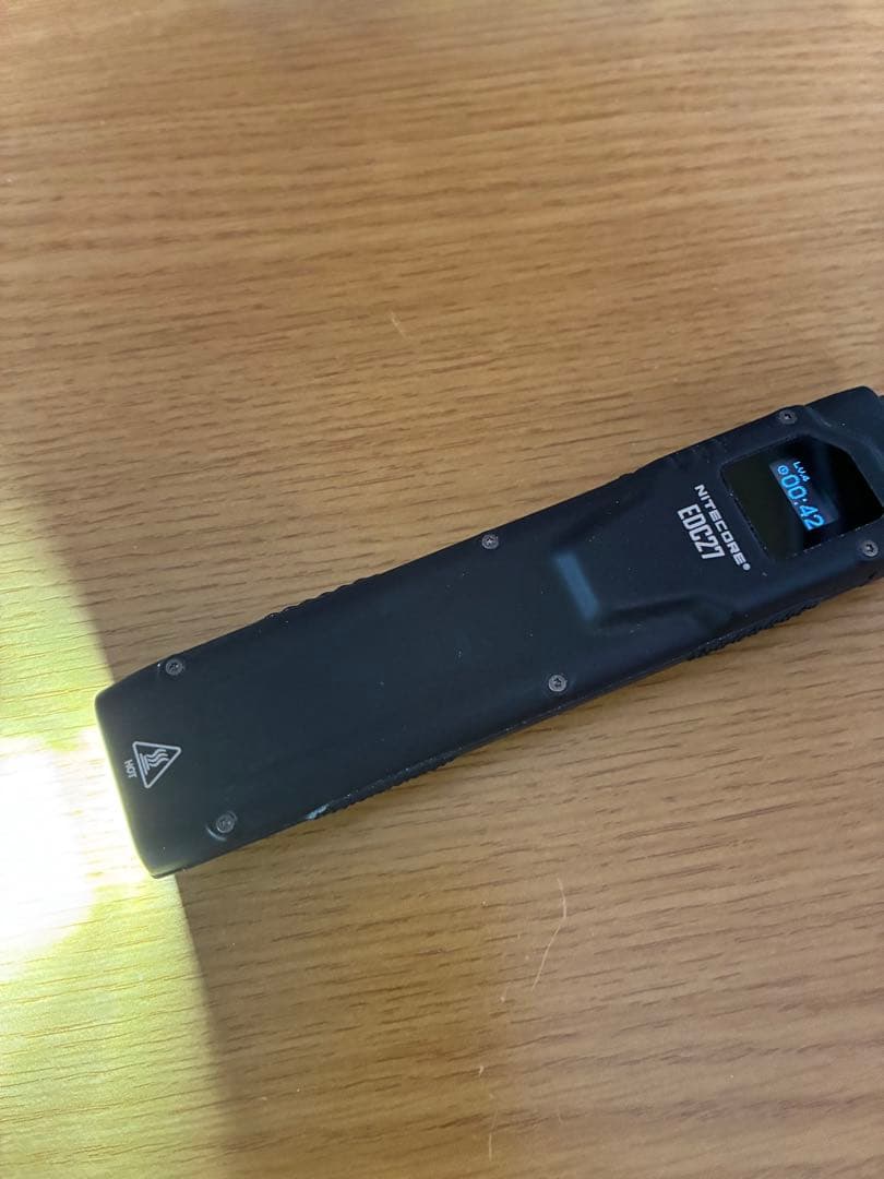 3000ルーメン NITECORE EDC27 タクティカル フラッシュライト