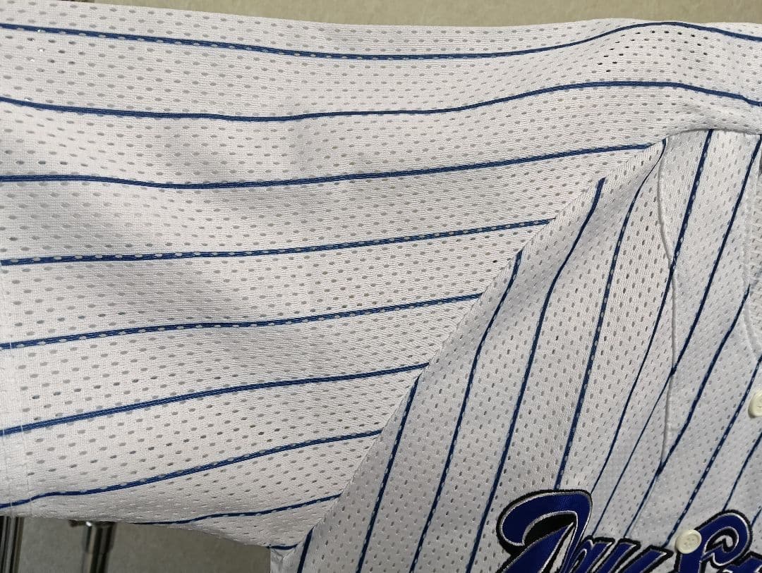 【極美品】横浜ベイスターズ ユニフォーム（シャープ産業製／Mサイズ）