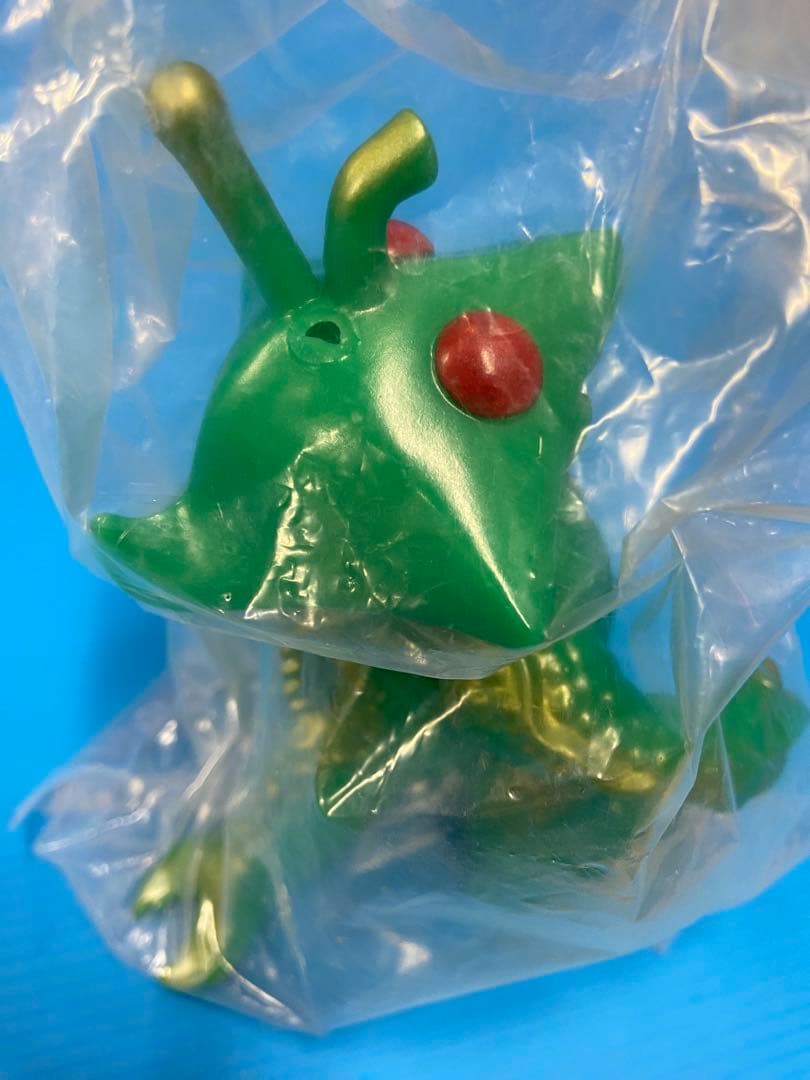 緑色怪獣フィギュア　ギララ