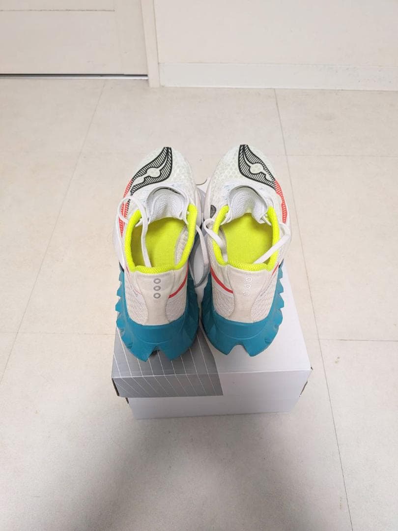 美品　saucony ENDORPHIN PRO 4 26.5cm