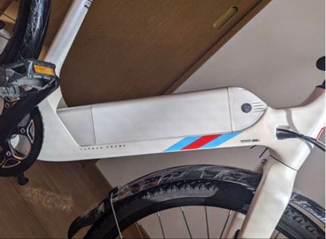 フルカーボン　電動アシストスポーツバイク自転車 26インチ車重13kg